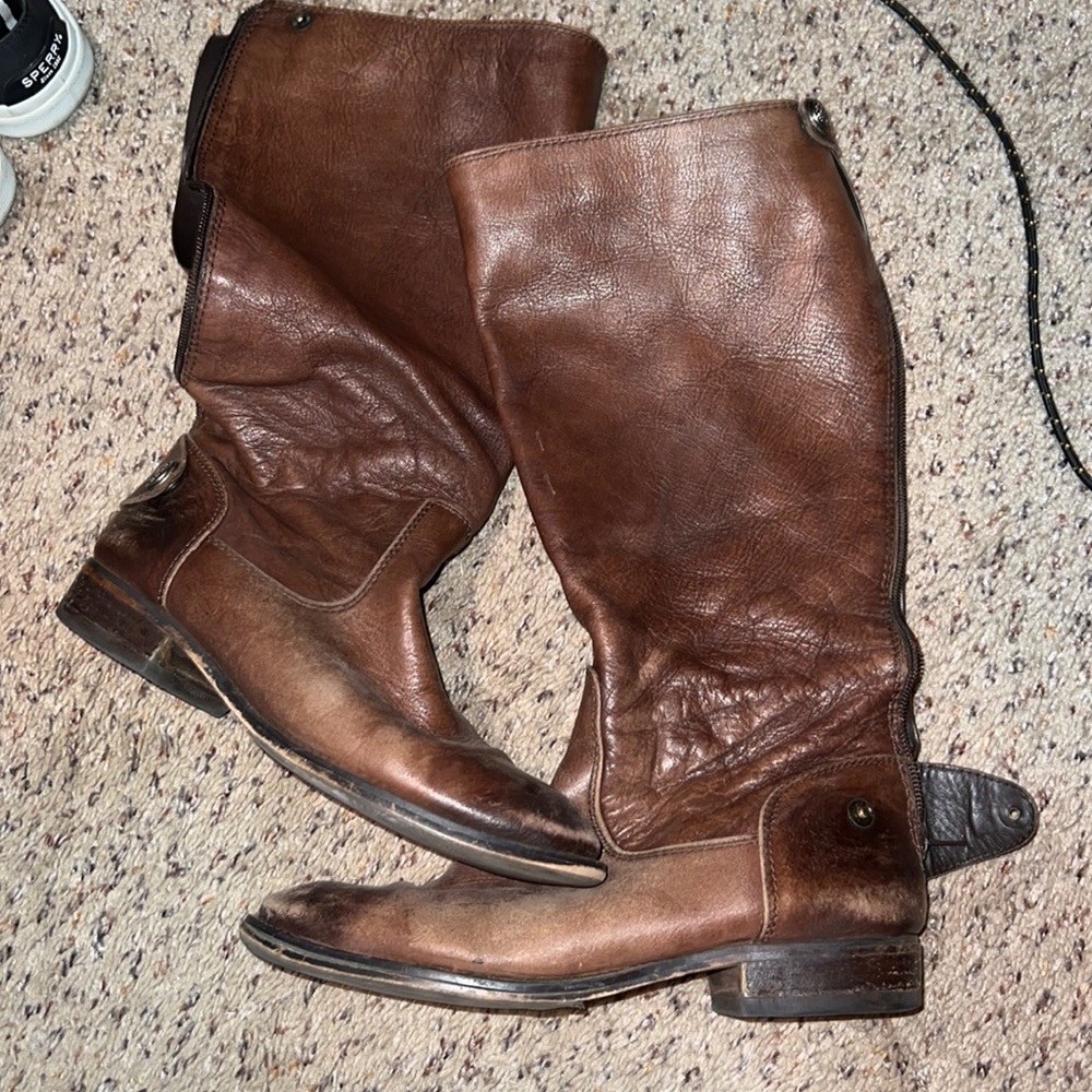 Arturo Chiang leather boots
